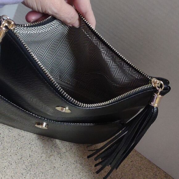 Black Vegan zippered Clutch Purse              P1 - Picture 5 of 9